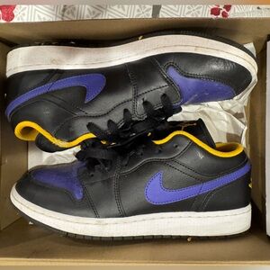 Nike Air Jordan 1 Low GS (Big Kid 7) Black/Dark Concord